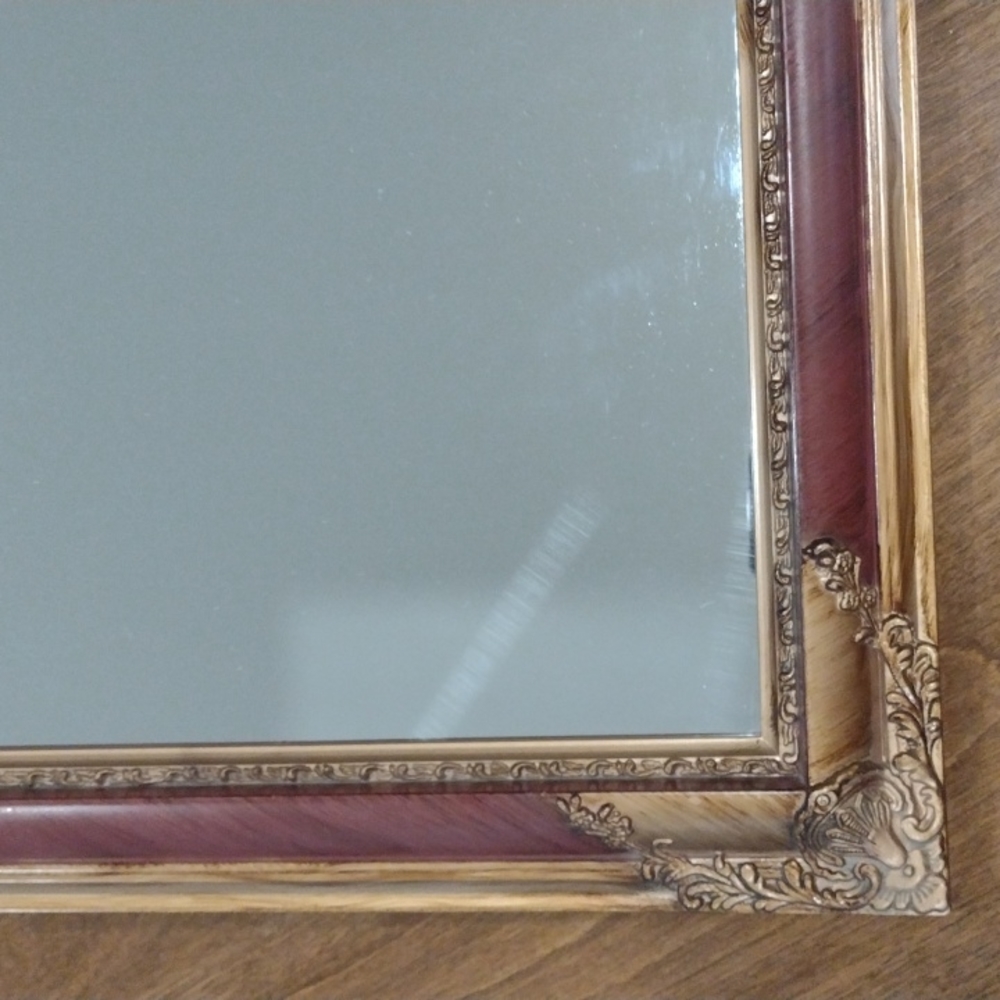 Victorian looking mirror - Picture 5 of 8